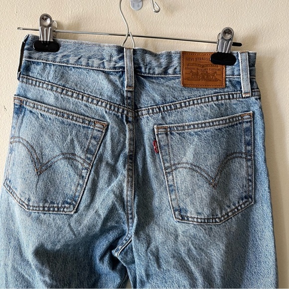 Levi's Premium Wedgie Jeans Medium Wash Fray Hem Button Fly High Waist 26 - Picture 8 of 15